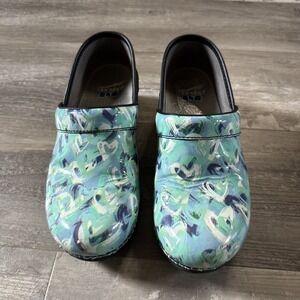 Dansko Womens LT Pro Blue Heart Patent Leather Occupational Clog  EU 38/US 8-8.5